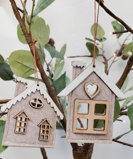 Felt Christmas Houses Hanging Decoration ROUND WINDOW